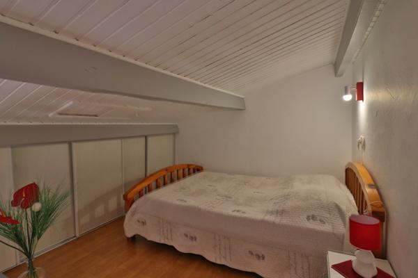 Maison de charme 4 chambres Grand Terrain Piscine Calme Plein Sud