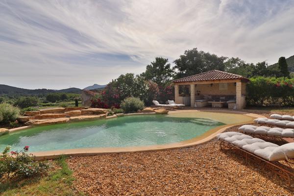 Maison de charme 4 chambres Grand Terrain Piscine Calme Plein Sud