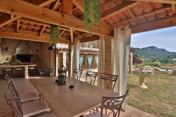 Maison de charme 4 chambres Grand Terrain Piscine Calme Plein Sud