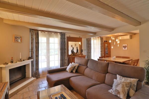 Maison de charme 4 chambres Grand Terrain Piscine Calme Plein Sud