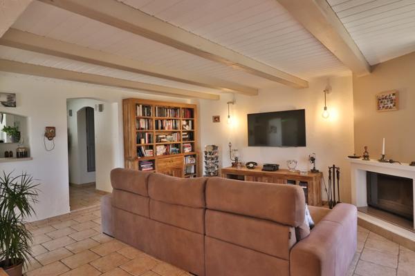 Maison de charme 4 chambres Grand Terrain Piscine Calme Plein Sud