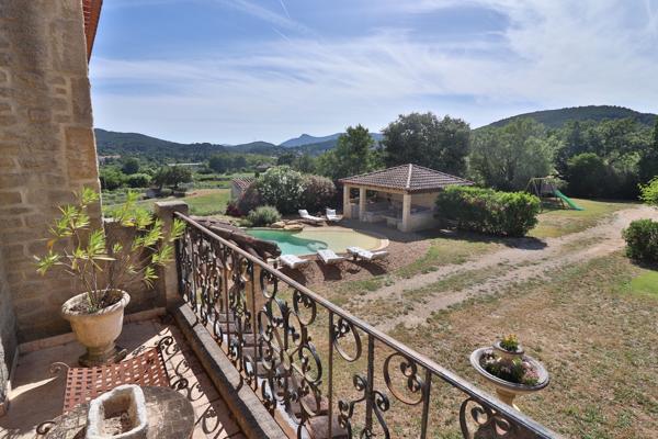 Maison de charme 4 chambres Grand Terrain Piscine Calme Plein Sud