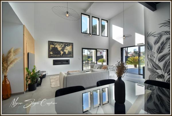 Propriété d'exception à vendre 8 pièces SOUSTONS (40) Villa de 290 m2 Annexe indépendante proche du lac