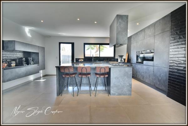 Propriété d'exception à vendre 8 pièces SOUSTONS (40) Villa de 290 m2 Annexe indépendante proche du lac