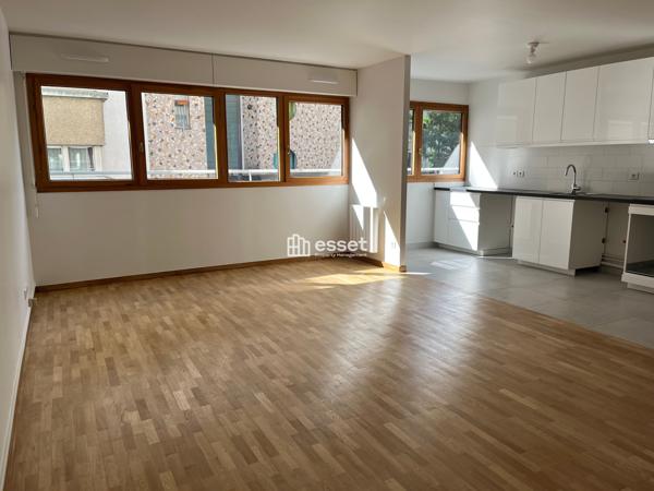 Location Appartement 3 pièces 71.55 m² - Paris 75015