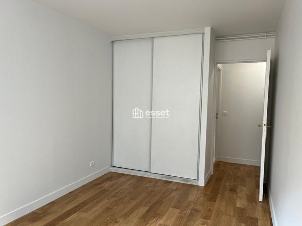 Location Appartement 3 pièces 71.55 m² - Paris 75015