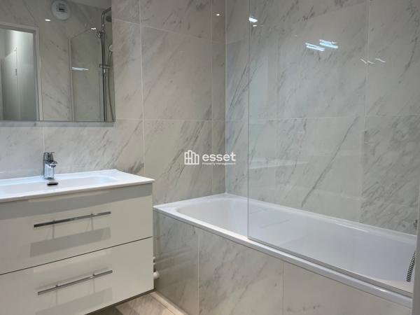 Location Appartement 3 pièces 71.55 m² - Paris 75015
