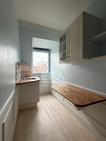 À vendre : Chambre de service à Paris, secteur Violet-Commerce