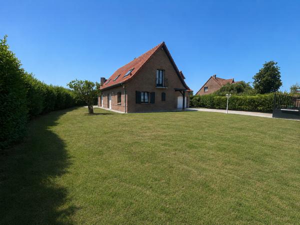 Maison
         6 pièces
        - 210 m² Exclusivité 590 000 € *