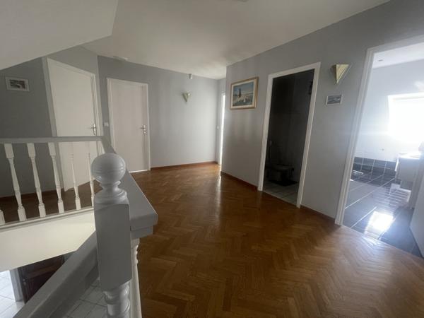 Maison
         6 pièces
        - 210 m² Exclusivité 590 000 € *