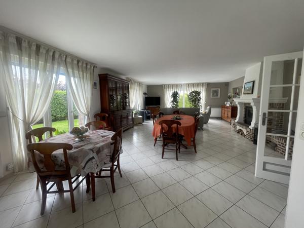 Maison
         6 pièces
        - 210 m² Exclusivité 590 000 € *