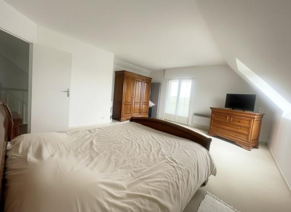 Maison
         6 pièces
        - 210 m² Exclusivité 590 000 € *