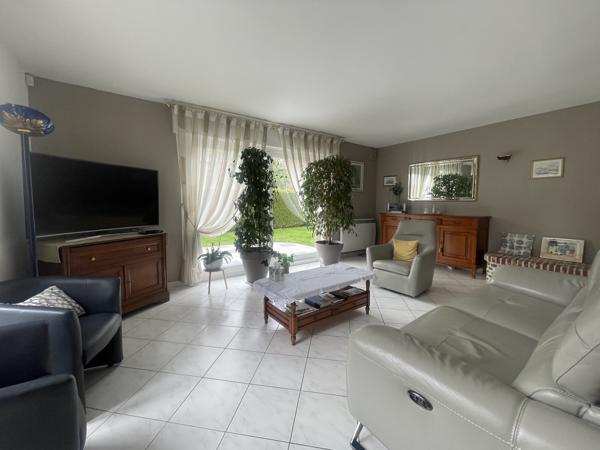 Maison
         6 pièces
        - 210 m² Exclusivité 590 000 € *