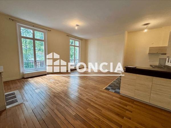Location Appartement 4 pièces 139.2 m² - 47 RUE DE BELLECHASSE Paris 75007