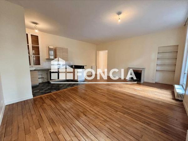 Location Appartement 4 pièces 139.2 m² - 47 RUE DE BELLECHASSE Paris 75007