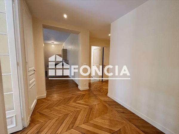 Location Appartement 4 pièces 139.2 m² - 47 RUE DE BELLECHASSE Paris 75007