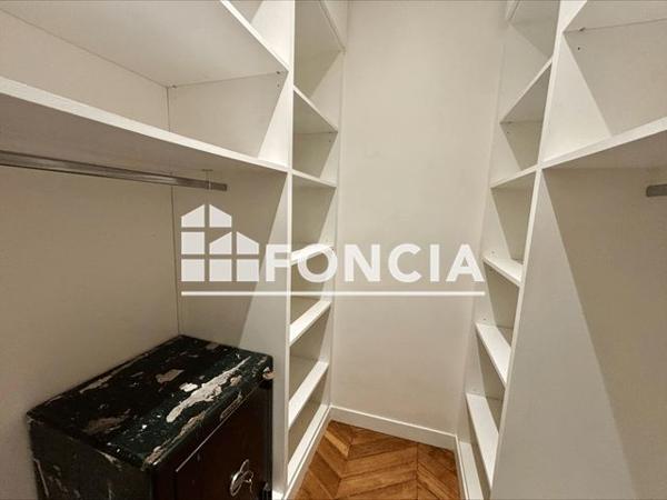 Location Appartement 4 pièces 139.2 m² - 47 RUE DE BELLECHASSE Paris 75007