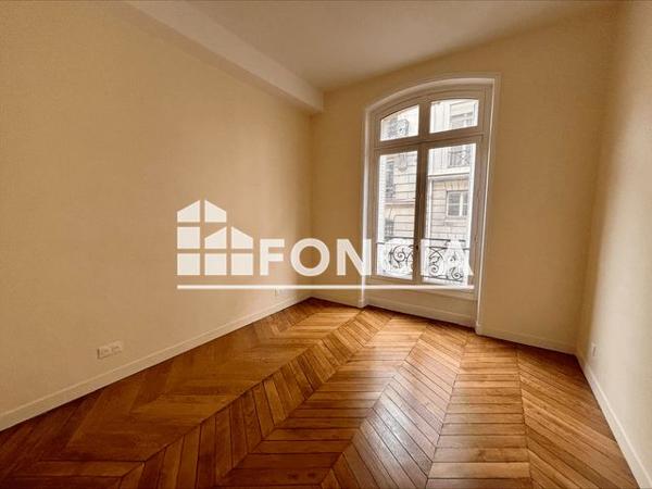 Location Appartement 4 pièces 139.2 m² - 47 RUE DE BELLECHASSE Paris 75007