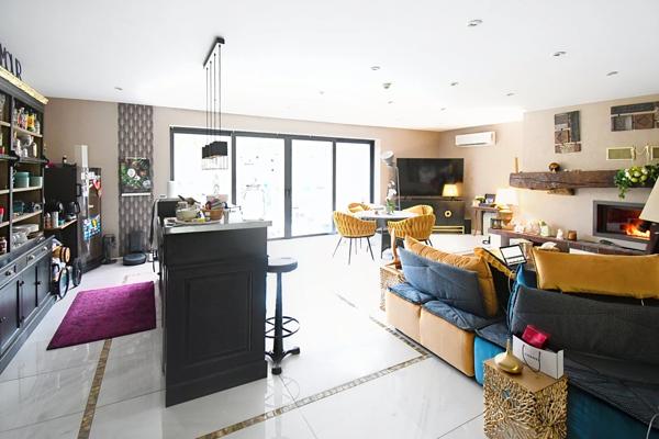 APPARTEMENT PLAIN PIED 110M2 - ENTIEREMENT RENOVE - LONGUYON - VUE SUR PARC