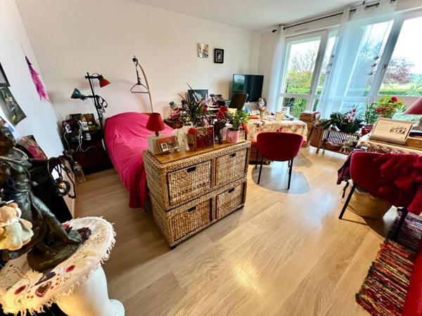 Studio senior (loué) en très bon état