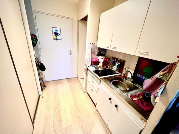 Studio senior (loué) en très bon état