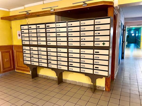 Studio senior (loué) en très bon état