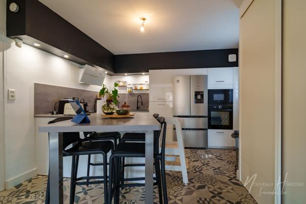 Maison
         5 pièces
        - 139 m² Exclusivité 274 900 € *