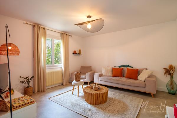 Maison
         5 pièces
        - 139 m² Exclusivité 274 900 € *