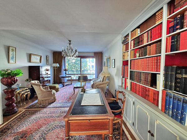 Appartement 4 pièces 109 m² avec Balcon, cave et place de parking , Nantes