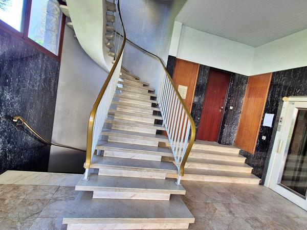 Appartement 4 pièces 109 m² avec Balcon, cave et place de parking , Nantes