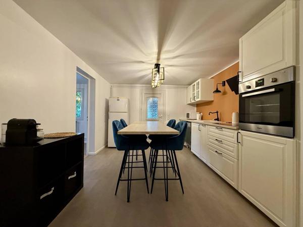 Maison T12 contemporaine de 265 m² sur parcelle de 1600 m² avec T3 indépendant