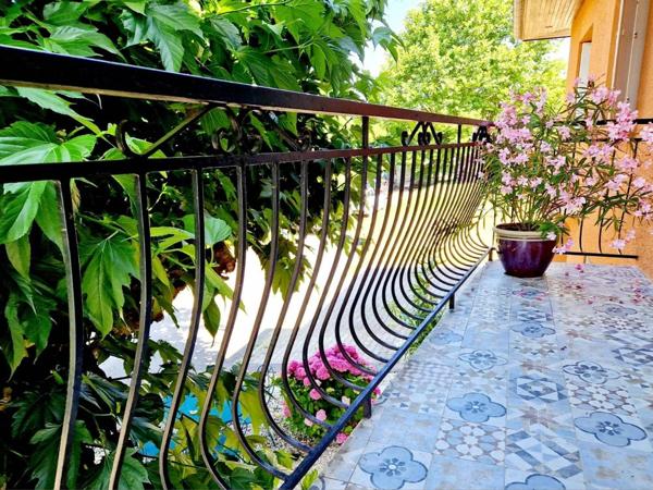 Maison T12 contemporaine de 265 m² sur parcelle de 1600 m² avec T3 indépendant