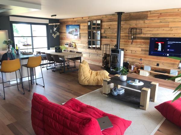 Maison 4 chambres,à sous-sol, avec deux studios et un garage indépendant ( camping car)