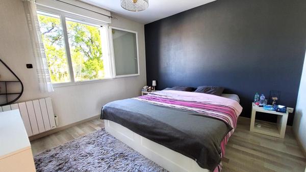 Maison 4 chambres,à sous-sol, avec deux studios et un garage indépendant ( camping car)