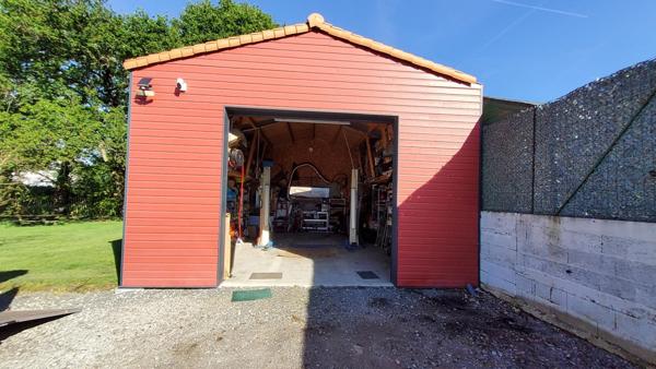 Maison 4 chambres,à sous-sol, avec deux studios et un garage indépendant ( camping car)