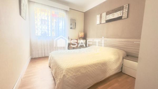 Cannes La Bocca centre – Maison avec studio indépendant et combles aménagés, idéale pour une famille ou une profession libérale.