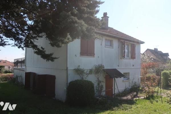 Maison T4 sur sous-sol -  Garage - Terrasse - Jardin. 692 m² cadastré.