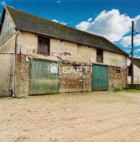 Longère avec vastes dépendances sur 1180 m2 clos