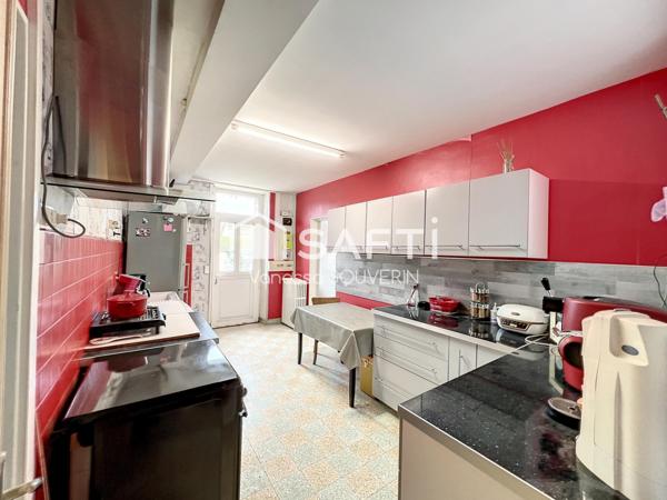 Longère avec vastes dépendances sur 1180 m2 clos