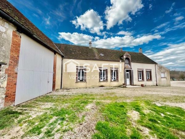 Longère avec vastes dépendances sur 1180 m2 clos