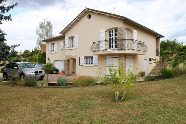 Votre havre de paix avec terrain et terrasse