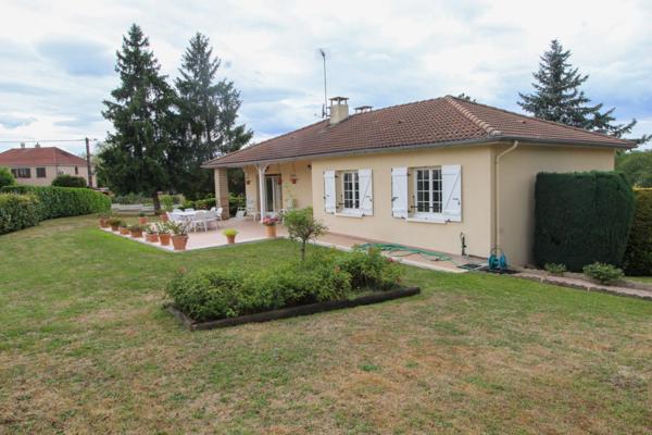 Votre havre de paix avec terrain et terrasse