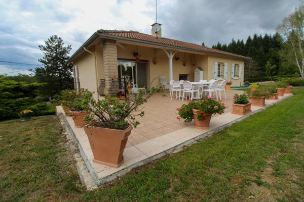 Votre havre de paix avec terrain et terrasse