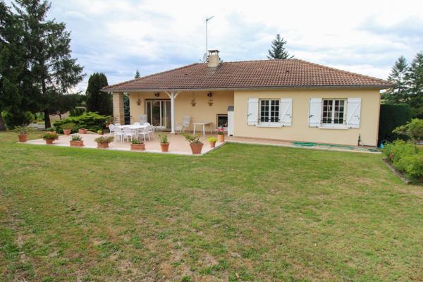 Votre havre de paix avec terrain et terrasse