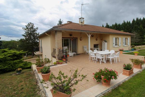 Votre havre de paix avec terrain et terrasse