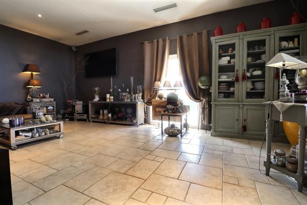 Chateau gombert (13013) A Château Gombert , maison de 250 M² sur 2000 M² de terrain ...