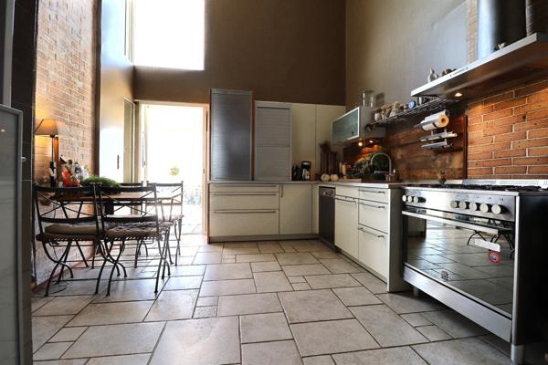 Chateau gombert (13013) A Château Gombert , maison de 250 M² sur 2000 M² de terrain ...