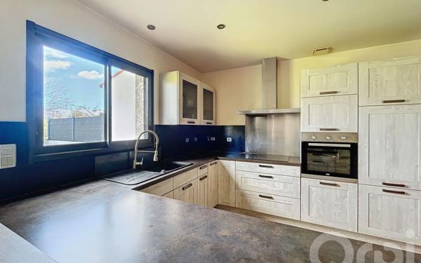 Maison à vendre    4 pièces •  Théza