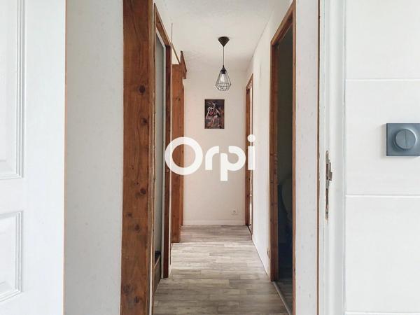 Maison à vendre    6 pièces •  Commentry