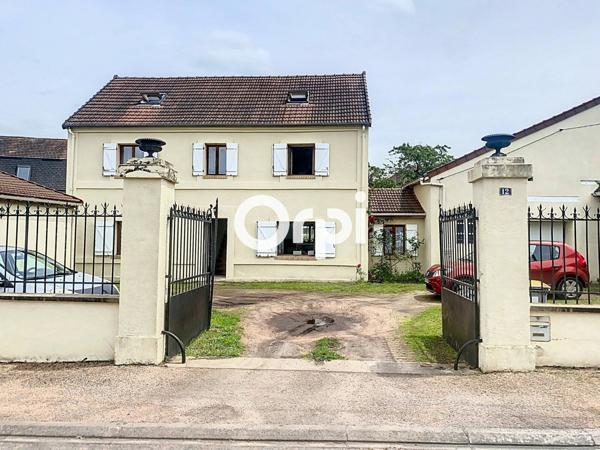 Maison à vendre    6 pièces •  Commentry